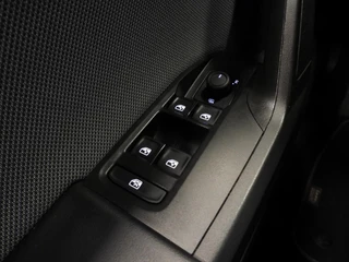 SEAT Leon Sportstourer 1.0 eTSI Aut. Style Business Intense NAVI/CAMERA/LED/TREKH./17"LMV! / 19