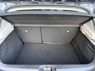Renault Clio 1.0 TCe / Navigatie / Apple CarPlay - Android / 1e Eigenaar / ALL-Season banden / Cruise Control / PDC met optische w / 19