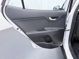 Kia Stonic 1.0 T-GDi MHEV DynamicLine  - Apple Carplay/ Android Auto - Cruise Control - Airco - Achteruitrijcamera - Fabrieksgarantie tot 02-2032 of 150.000km / 36