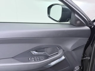 Jaguar E-PACE 2.0 P200 AWD R-Dynamic / 18