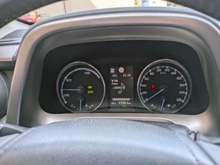Toyota RAV4 2.5 Hybrid AWD Dynamic Camera|Elektr.Achterklep|Stoelverwarming|Trekhaak|Lane-Assist|1650KG Trekvermogen / 17