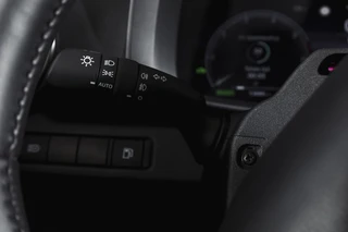 Toyota C-HR 1.8 Hybrid 140 Dynamic  | Dig. Cockpit | Adapt. Cruise | Winterpakket | PDC | Camera | NAV + App. Connect | ECC | DAB | LM 18" | 2989 / 42