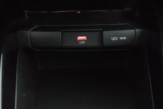 Kia Stonic 1.0 T-GDi MHEV DynamicLine  Navigatie - Achteruitrijcamera - Cruise Control - Apple & Android Carplay - Fabrieksgarantie t/m 14-04-2032 / 48