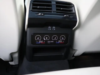 BMW 5-serie Touring 550e xDrive M-SPORT PRO | LEDER | PANO-DAK | HEAD-UP | LEDER | BOWERS & WILKINS | TRAVEL-PAKKET | SURROUND PAKKET | INNOVATIE-PAKKET | ( NWPRIJS 105.000,- ) | SOH 97.4% | / 19