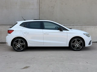 SEAT Ibiza 1.0 TSI FR Business Intense Plus Pano Virtual Camera 18'' 6-bak / 9
