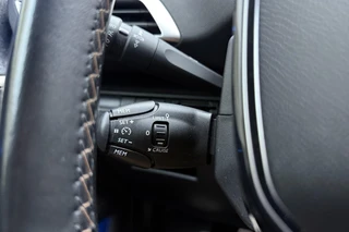 Peugeot 3008 1.2T GT Line 130pk | Navigatie | Achteruitrijcamera | Climate Control | LED koplampen | Handsfree kofferklep | Keyless Entry & Start | Apple Carplay & Android Auto | 19'' Lichtmetalen velgen | 1.400kg trekgewicht | 1e eigenaar / 26
