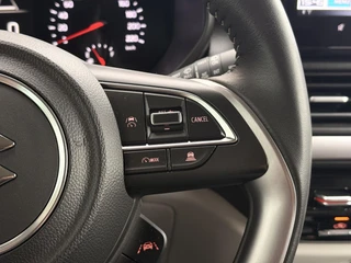 Suzuki Swift 1.2 Style Smart Hybrid Navigatie, Cruise Control Adaptief, Achteruitrijcamera, Stoelverwarming, Parkeersensoren / 25