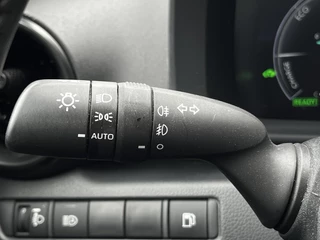 Toyota C-HR 1.8 Hybrid 140 Dynamic APPLE/ANDROID STUUR/STOELVERWARMING NAVI PARK-SENSOREN CAMERA CLIMA KEYLESS LM-VELGEN / 13
