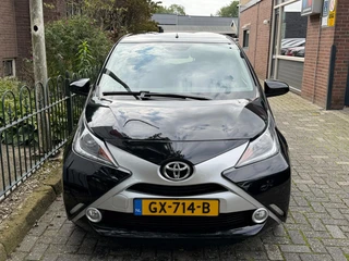 Toyota Aygo 1.0 VVT-i x-clusiv / 6