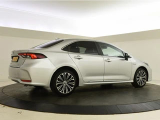 Toyota Corolla 1.8 Hybrid Dynamic | Carplay/AndroidAuto | Stoelverw. / 2