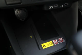 Toyota Yaris 1.5 Hybrid 115 DYNAMIC NIEUW DIRECT LEVERBAAR! STOEL/STUURVERW PARK-SENSOREN BLIND SPOT NAVI 17'' LM-VELGEN CAMERA APPLE/ANDROID / 33
