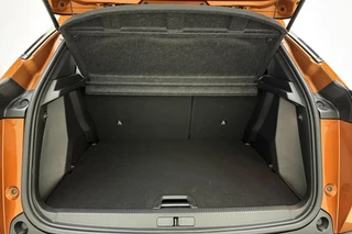Peugeot 2008 1.2 PureTech Allure Pack Apple carplay/Android auto | Achteruitrijcamera | Automatische airco | Cruise control | LED verlichting | Lichtmetalen velgen 17'' | / 11