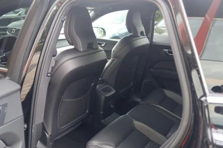 Volvo XC60 T6 Recharge AWD Plus Bright | Stoelverwarming | Trekhaak | 360° Camera |  Long range  | Pilot Assist |  BLIS  | Keyless / 25