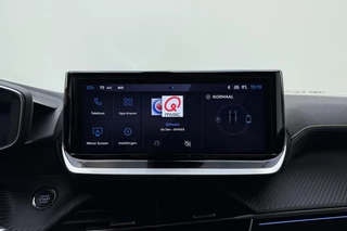 Peugeot e-2008 EV GT 54 kWh | Achteruitrijcamera | Dakrails | Cruise control | Climate control | Navigatie | Stof/lederen bekleding | 16" lichtmetalen velgen | Apple/Android carplay | 400km WLTP | 100% Elektrisch / 27