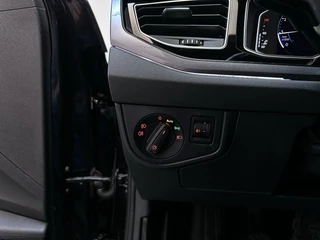 Volkswagen Polo 1.0 TSI Highline Business R R-Line Virtual Cockpit Parkeersensoren Navigatie DAB+ / 24