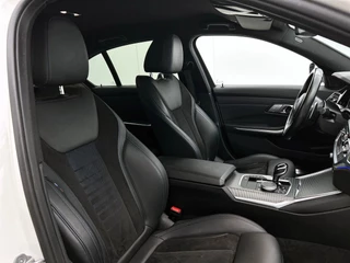 BMW 3-serie 320i Executive M sport | Automaat | Cruise control | CarPlay | Camera | Parkeersensoren / 14