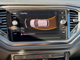 Volkswagen T-Roc 1.0 TSI Style * Navigatiesysteem * Stoelverwarming * Adaptieve Cruise Control * Parkeercamera * / 19