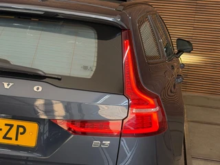 Volvo V60 2.0 B3 R-Design | Panoramadak | Harman Kardon | 360 Camera | Apple carplay & Android Auto / 43