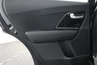 Kia Niro 1.6 GDi Hybrid DynamicLine  - Trekhaak - Cruise Control - Airco - - Virena zekerheidspakket €895 / 42