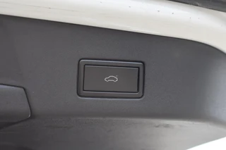 Volkswagen ID.4 First Max 77 kWh | Head-Up display | Stoelmassage | Pano | / 28