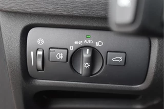 Volvo V40 1.5 T2 Polar  | NL-Auto | Historie | Standkachel | Stoelverwarming | Nav | Sfeerverl. | Full LED | Zeer netjes / 16