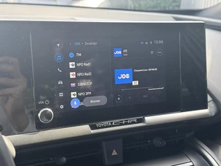 Toyota C-HR 1.8 HYBRID 140 CAMERA APPLE/ANDROID BLIND-SPOT AD-CRUISE 17'' LM-VELGEN NL-AUTO CLIMA BLUETOOTH / 18