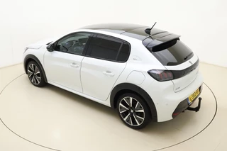 Peugeot 208 1.2T 100pk GT | Afneembare Trekhaak | Achteruitrijcamera | Panoramadak | Cruise control | Airco | Stoelverwarming | Climate control | Interieurverlichting | Stuurbediening | Sportstuurwiel | / 5