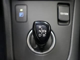 Toyota Auris 1.8 Hybrid Aspiration / 25