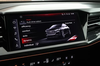 Audi Q4 Sportback e-tron 40 S edition 77 kWh SOH 93% Trekhaak Camera HUD Sonos Panoramadak Stoelverwarming Navigatie S-Line / 34