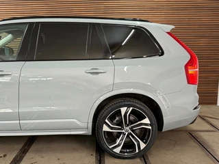 Volvo XC90 2.0 T8 Plug-in AWD Ultra Dark | Massage | Luchtvering | 22Inch | 7-Pers. | Pano |360°|H & K |Head-Up|Elektr Trekhaak / 50