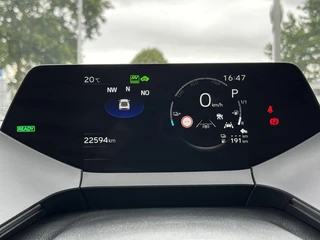 Toyota Prius 2.0 Plug-in Executive Skyview APPLE/ANDORID PANO AD-CRUISE STOELVERWARMING CLIMA NAVI PARK-SENSOREN / 17