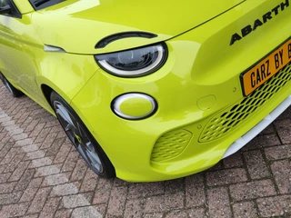 Abarth 500e SCORPIONISSIMA 42 kWh  SoH 94,12% !! | Alcantara sportstuur | Pano | Winterpakket / 39