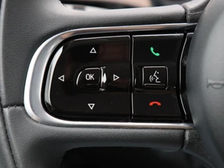 Fiat 500 3+1 Icon 42 kWh | Navigatie | Climate Controle | 17 Inch | Parkeersensoren | Bluetooth | 40.959 Km!! / 22