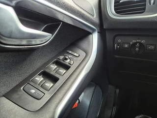 Volvo V40 1.5 T2 POLAR+ Automaat Navi, Stoelverwarming, ALL IN Prijs. / 17