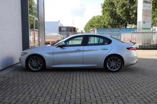 Alfa Romeo Giulia 2.0T SUPER AUT ORIG.NL/A.CarPlay/Ad.Cruise/Stuur&Stoelverw./18inch 114dkm! / 4