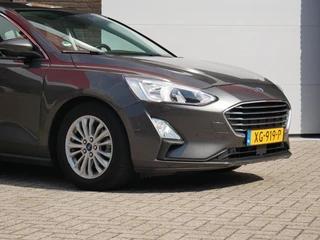 Ford Focus 1.5 EcoBoost Titanium Business NL Auto| Trekhaak| Dealer onderhouden / 29