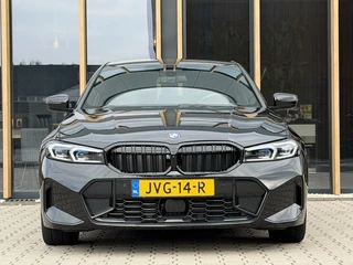 Bmw 3-serie 330i xDrive M-sport | 360 Camera | Keyless | Sfeerverlichting | / 23