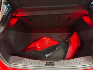 Ford Focus 1.5 Red Edition / navi / cruisecontrol / nieuwe motor / super nette staat / 24