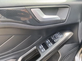Ford Focus 1.0 EcoBoost Hybrid 155pk  ST-Line / 16