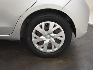Toyota Yaris 1.0 VVT-i Comfort 5 Drs Airco / 18