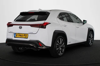Lexus UX 250h AWD F Sport Premium / 4