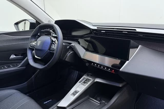 Peugeot 408 1.2 Hybrid 145 e-DCS6 Allure | Achteruitrijcamera | Dealer Onderhouden l Wireless Apple Carplay & Android Auto l TomTom Navigatie l DAB l Bluetooth l PDC l Camera l LED l Lichtmetalen Velgen / 4