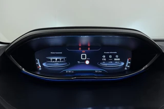 Peugeot 5008 1.2 PureTech Blue Lease Executive | 7 persoons | Cruise control | Climate control | Navigatie full map | Lichtmetaal 17" / 23