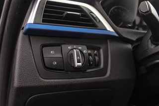 BMW 3-serie Touring 320i M Sport Edition | 2e eigenaar | NL auto | Camera | HiFi audio | Stoelverwarming | DAB | Head-up | Cruise control | LED | Park Assistant | PDC | Navigatie / 45