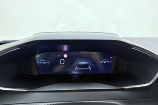 Peugeot 2008 1.2 Turbo 100 Allure | Adaptive Cruise Control | Draadloos Apple Carplay & Android Auto | Parkeersensoren voor & achter | 17'' Lichtmetalen velgen | Full LED / 21