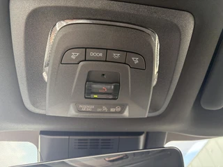 Toyota C-HR+ First Edition 77 kWh NIEUW DIRECT LEVERBAAR! STOEL/STUURVERW 20'' LM-VELGEN BLIND SPOT EL-ACHTERKLEP WARMTEPOMP NAVI PARK-SENSOREN CAMERA CLIMA APPLE/ANDROID / 30