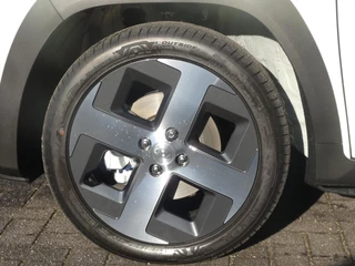 HYUNDAI Inster 49 kWh 115pk 4-zits Evolve Sky / 26