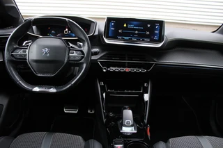 Peugeot 208 1.2 PureTech 131PK GT-Line  | Panoramadak | 3D Cockpit | BLIS | Navigatie / 6