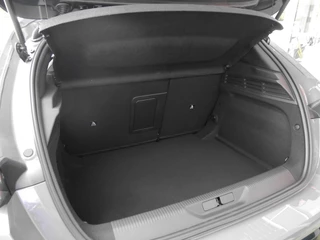 Peugeot 308 1.2 Hybrid 136 e-DCS6 GT | Demo | Automaat | Keyless entry & start | Led verlichting | 18 inch Lichtmetalen velgen | Navigatie | Adaptive cruise control | Rondom camera | Regensensor / 10