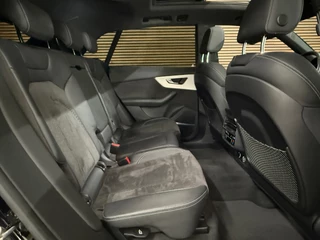 Audi Q8 55 TFSI quattro Pro Line Plus S Line |Black Pack | Luchtvering | PANO| Matrix-Led | 22INCH |BANG&OLUFSEN |TREKHAAK / 22